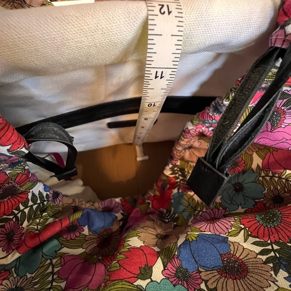 NWT On 34th Isabellaa Straw Tote Bag, black/white with floral tie up - Picture 9 of 10